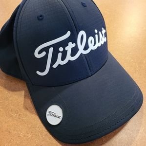 Titleist Athletic Hat With Magnetic Ball Marker